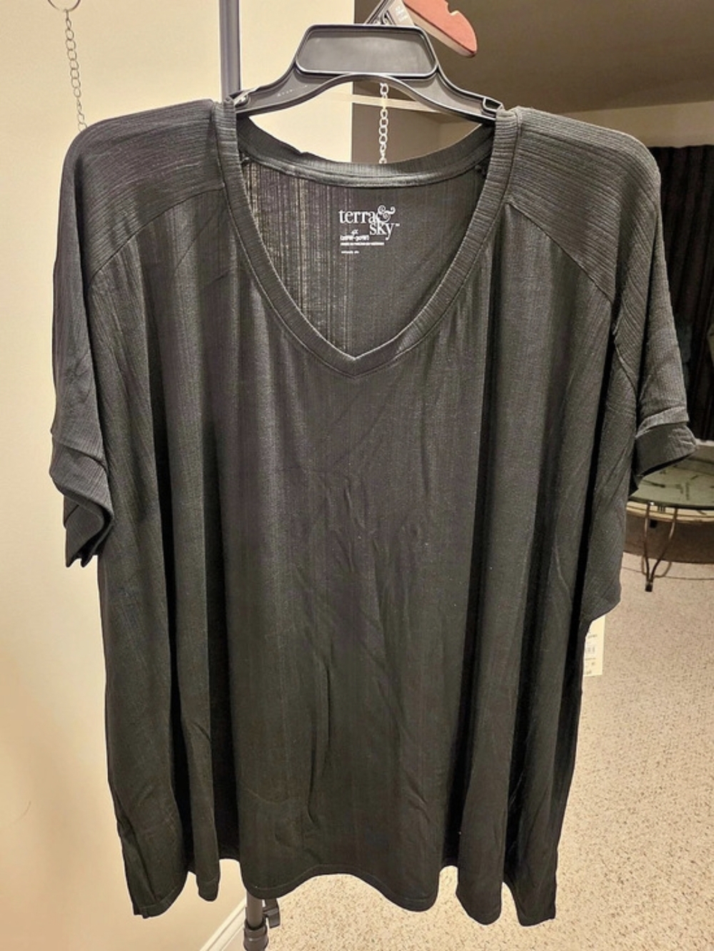 Terra & Sky Women's Plus Short Sleeve V-Neck Tee V-Neck Tee Black